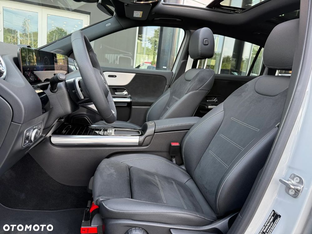 Mercedes-Benz GLA 200 AMG Line - 13