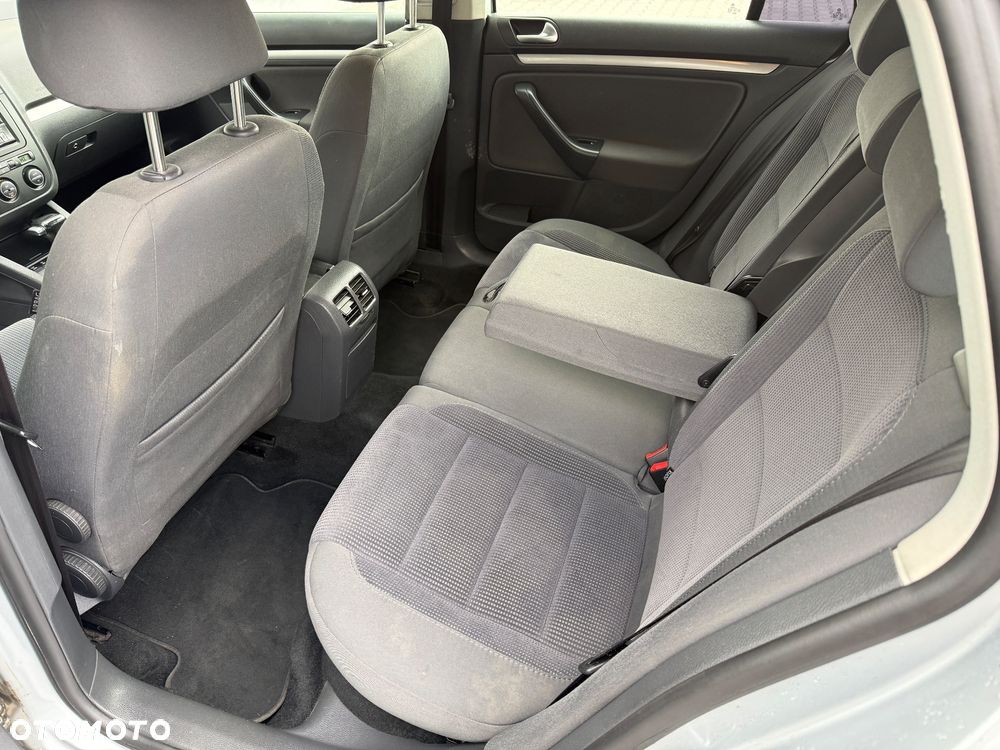 Volkswagen Golf - 21