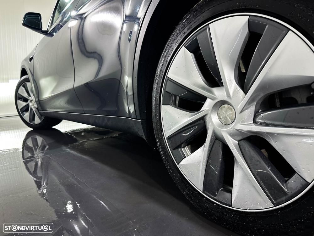 Tesla Model Y Long Range Dual Motor AWD - 8