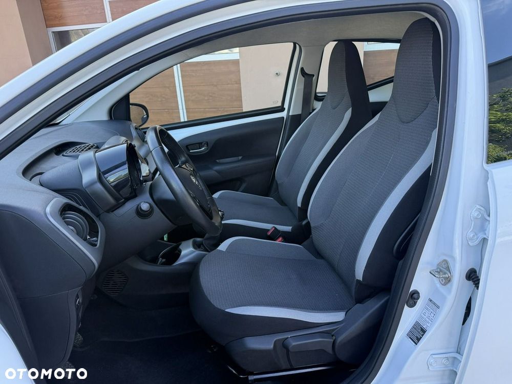 Toyota Aygo x-play - 21