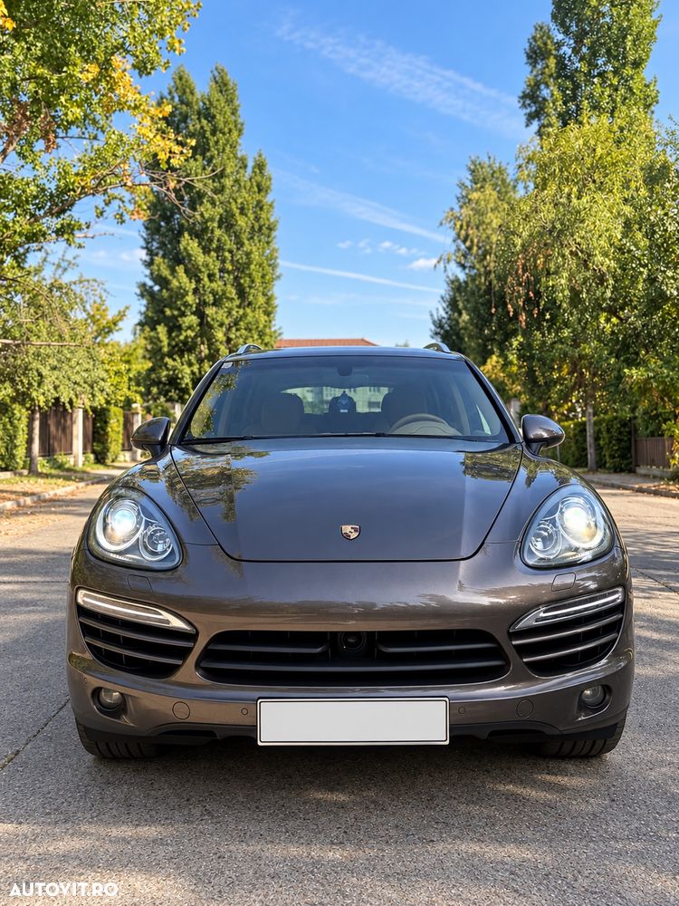Porsche Cayenne - 1