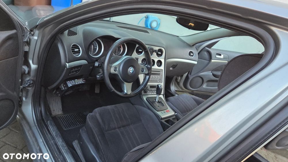 Alfa Romeo 159 1.9 JTDM 16V DPF Q-Tronic Elegante - 8