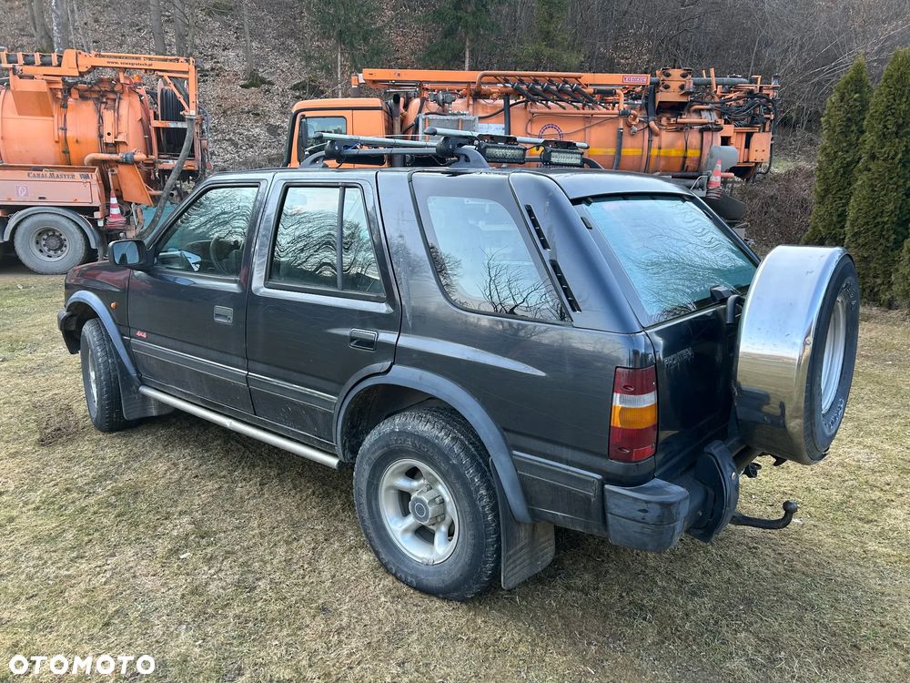 Opel Frontera 2.4 - 4