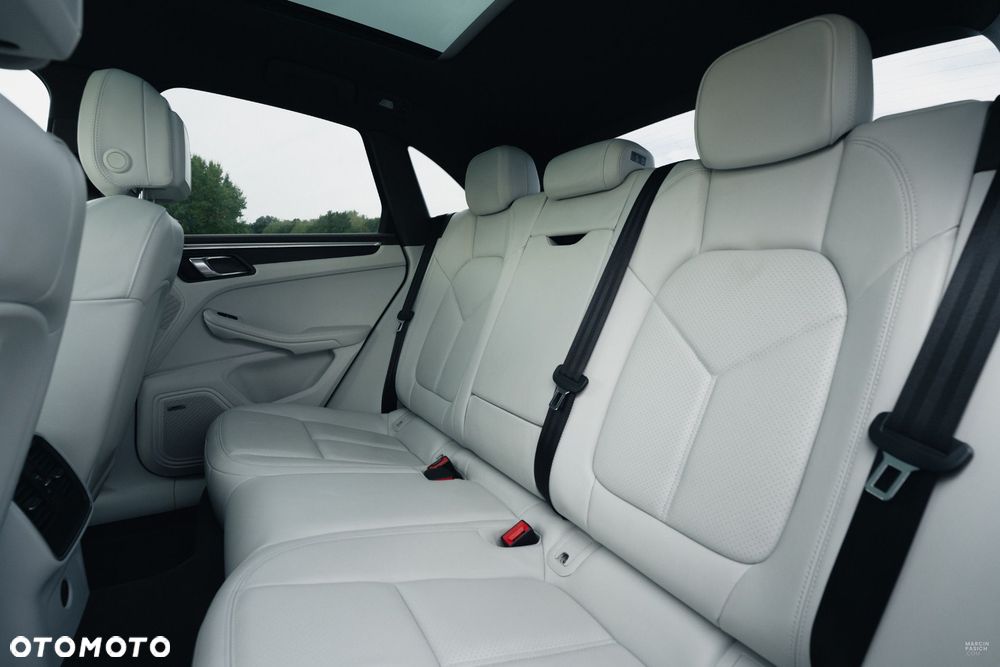 Porsche Macan Standard - 19