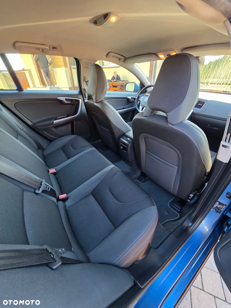Volvo V60 D4 Drive-E Momentum - 7