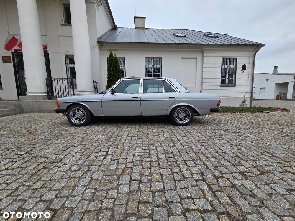 Mercedes-Benz W123 - 16