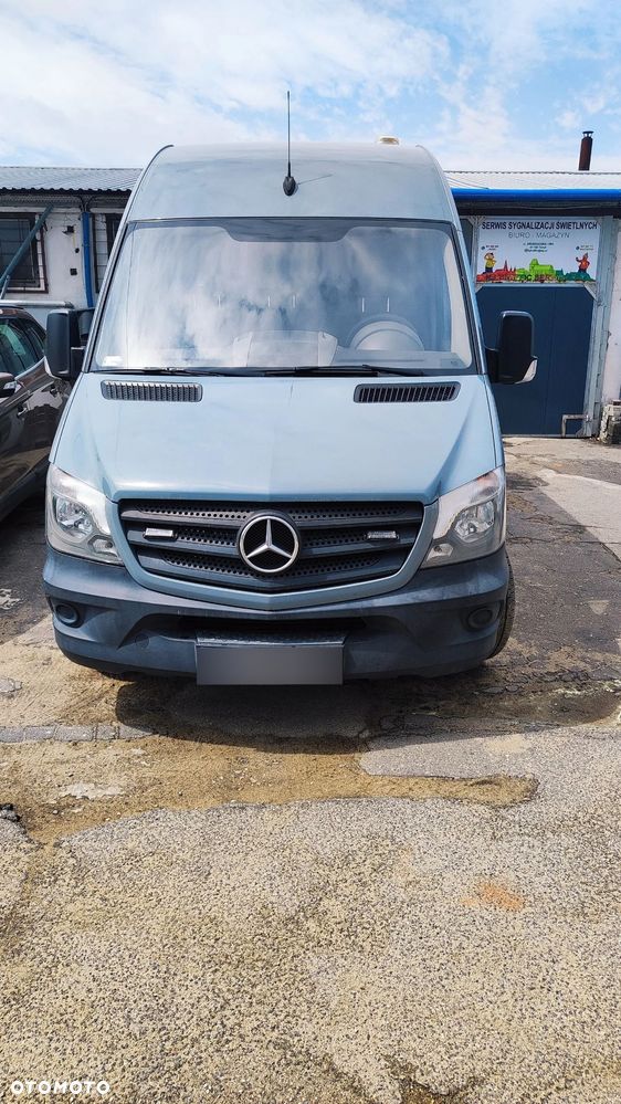 Mercedes-Benz Sprinter - 2