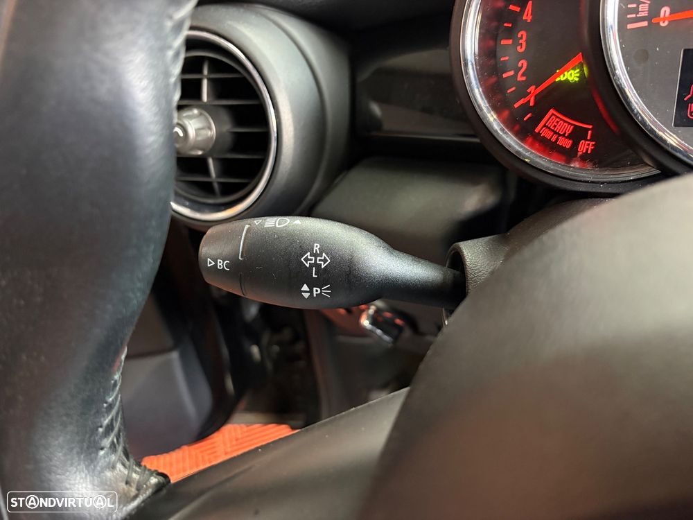 MINI 5 Portas Cooper D Aut. - 40