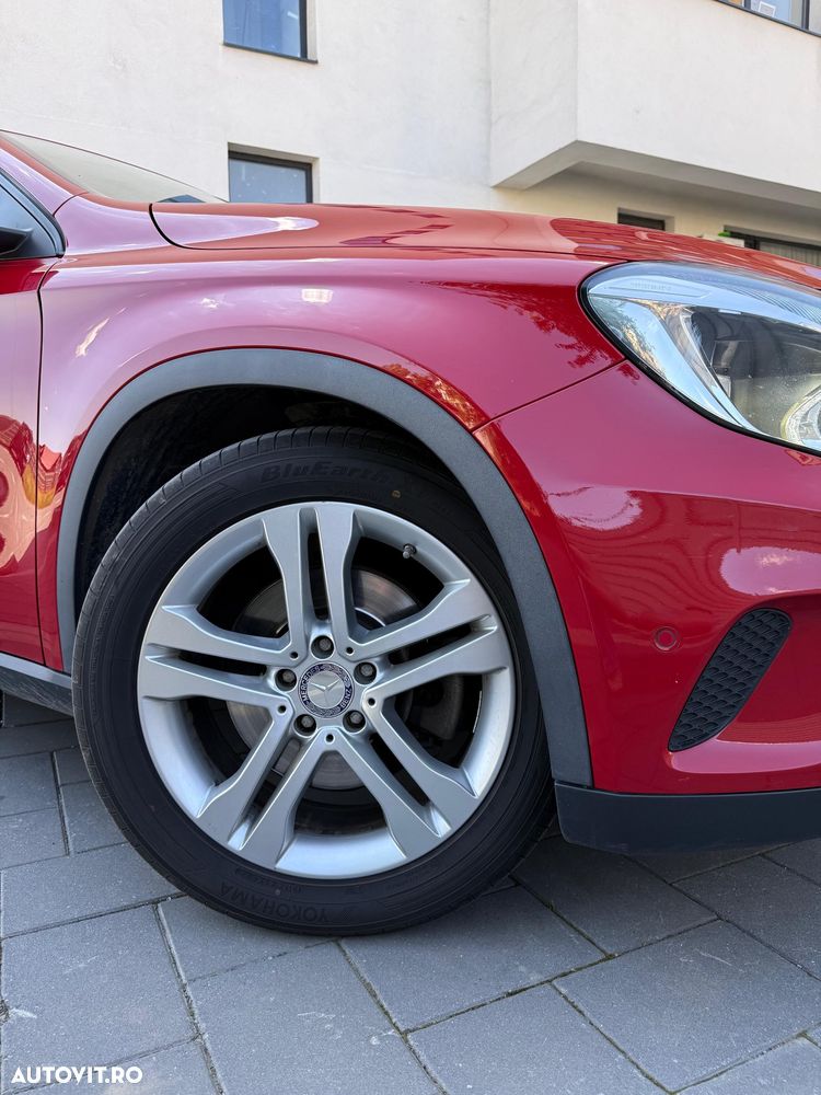Mercedes-Benz GLA 250 4MATIC 7G-DCT - 9