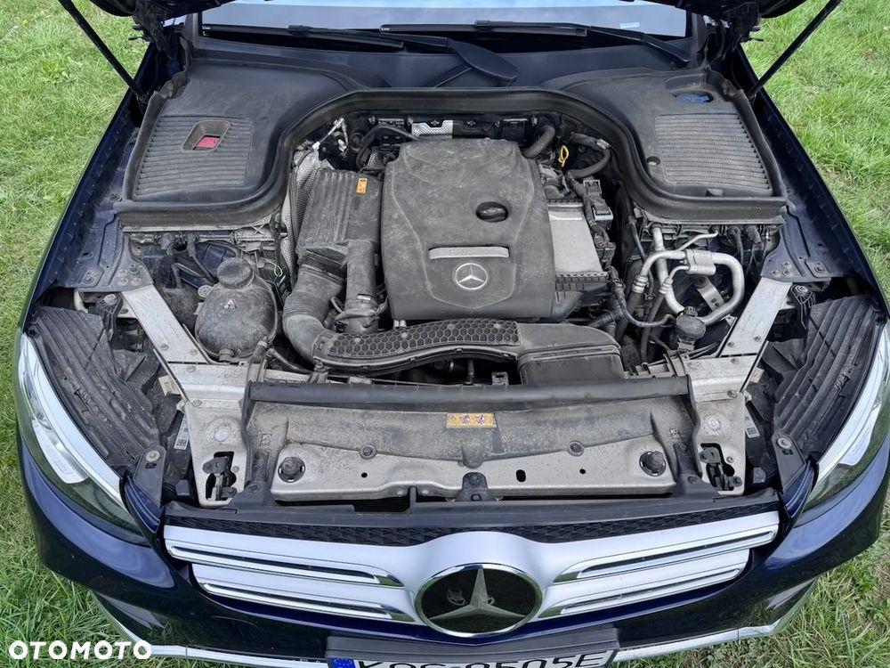Mercedes-Benz GLC 250 4Matic 9G-TRONIC AMG Line - 33