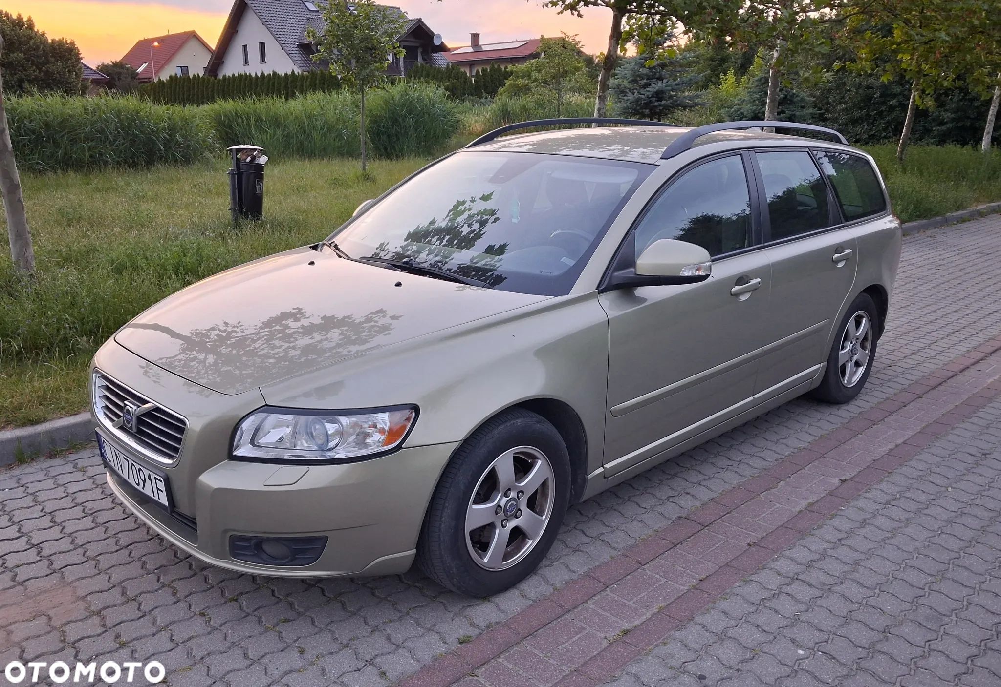 Volvo V50 1.6D DPF DRIVe Kinetic - 1