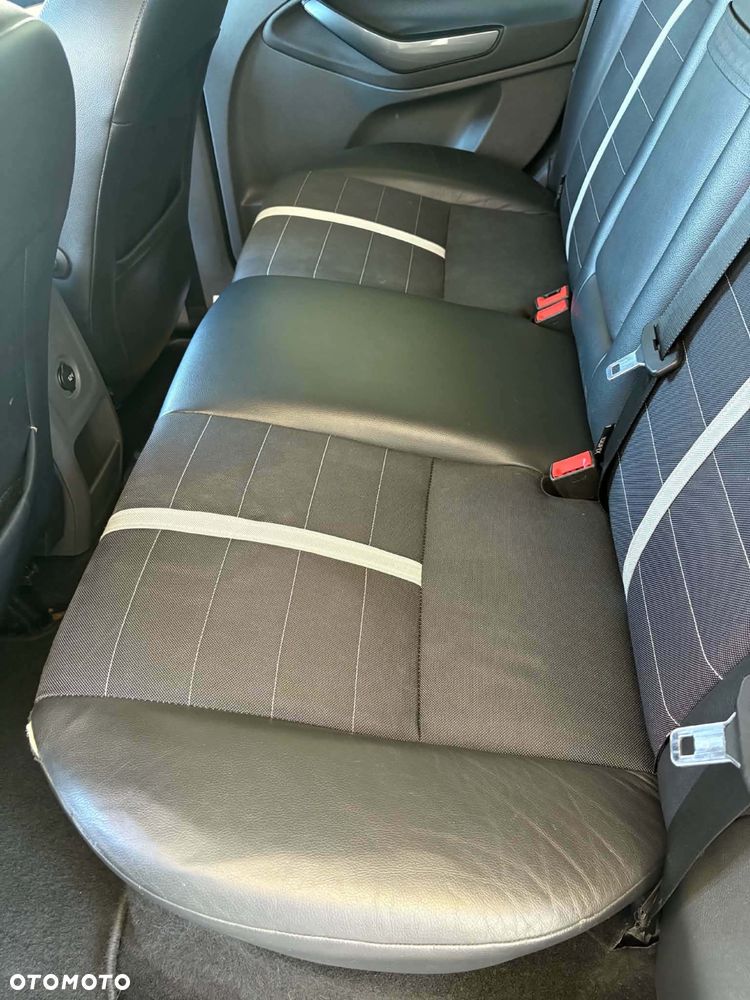 Ford Kuga - 3