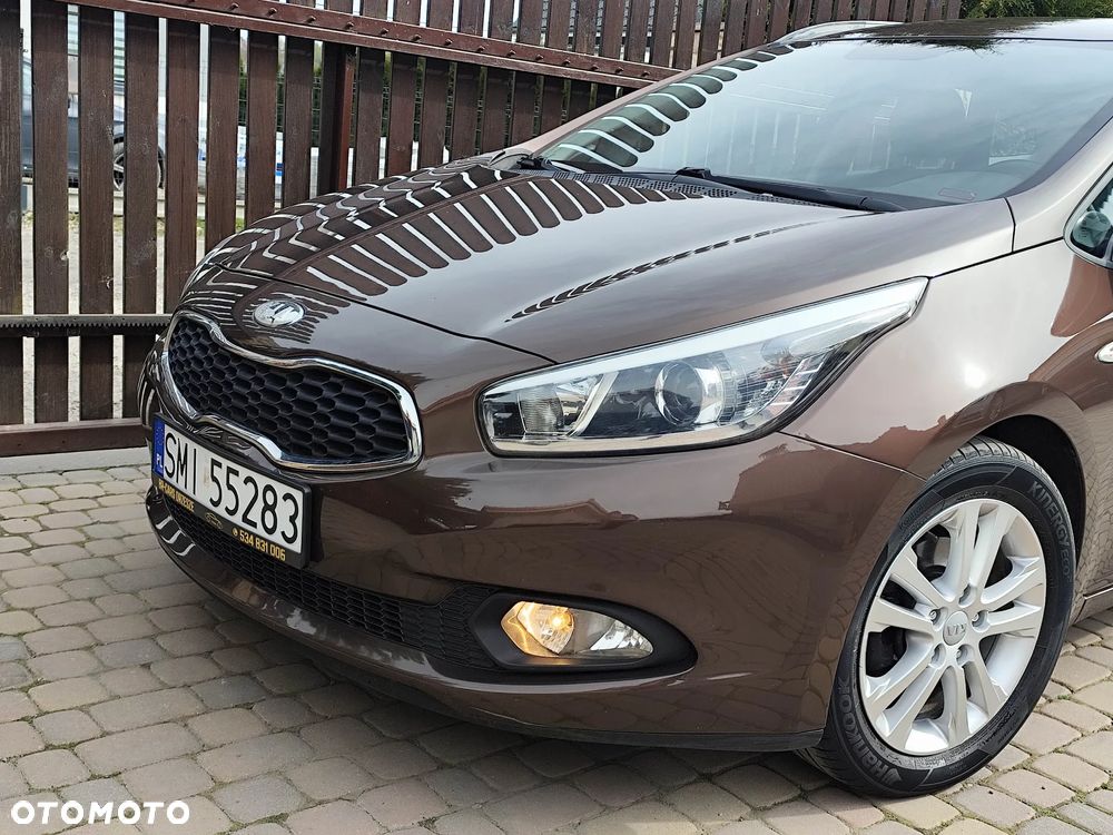 Kia Ceed 1.6 GDI Dream Team Edition - 20
