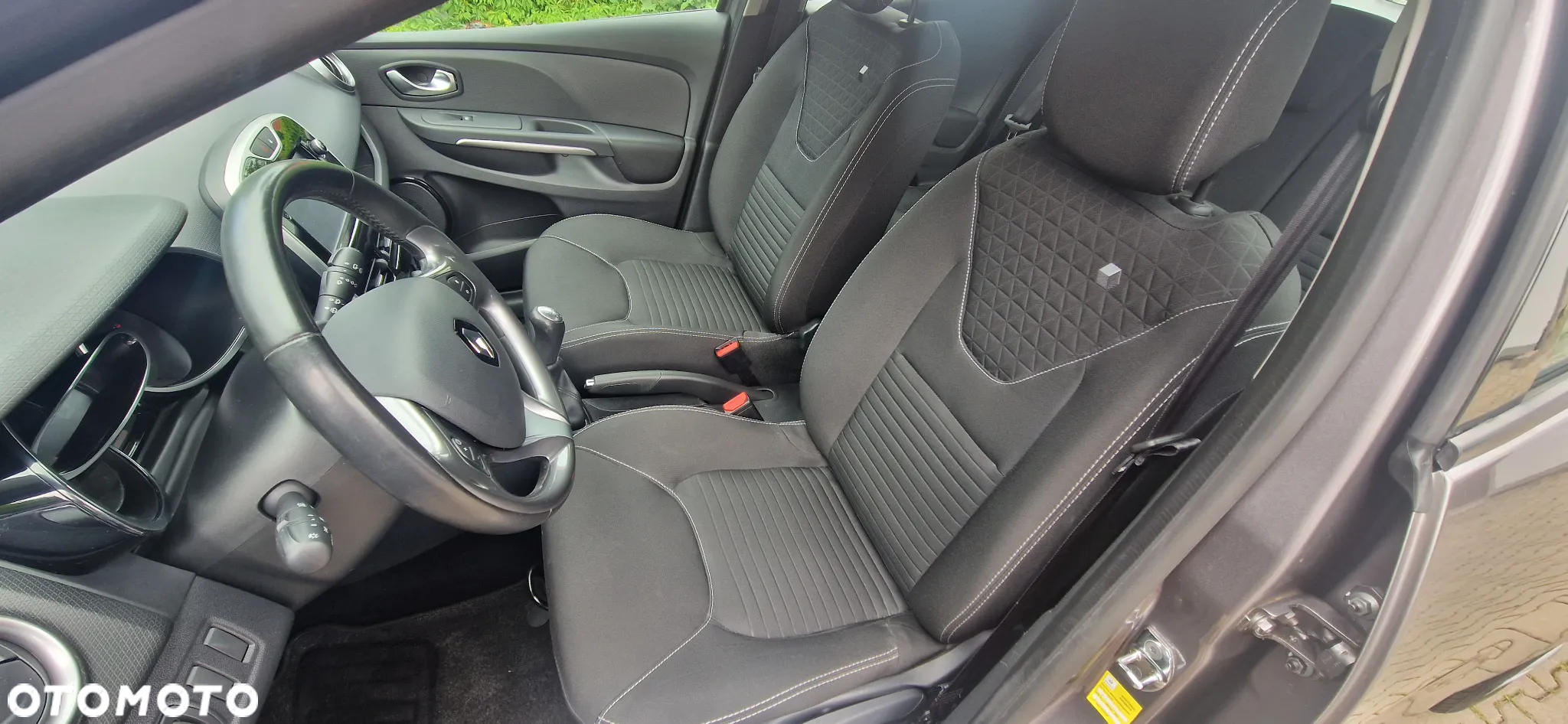 Renault Clio 1.2 16V Limited EU6 - 16