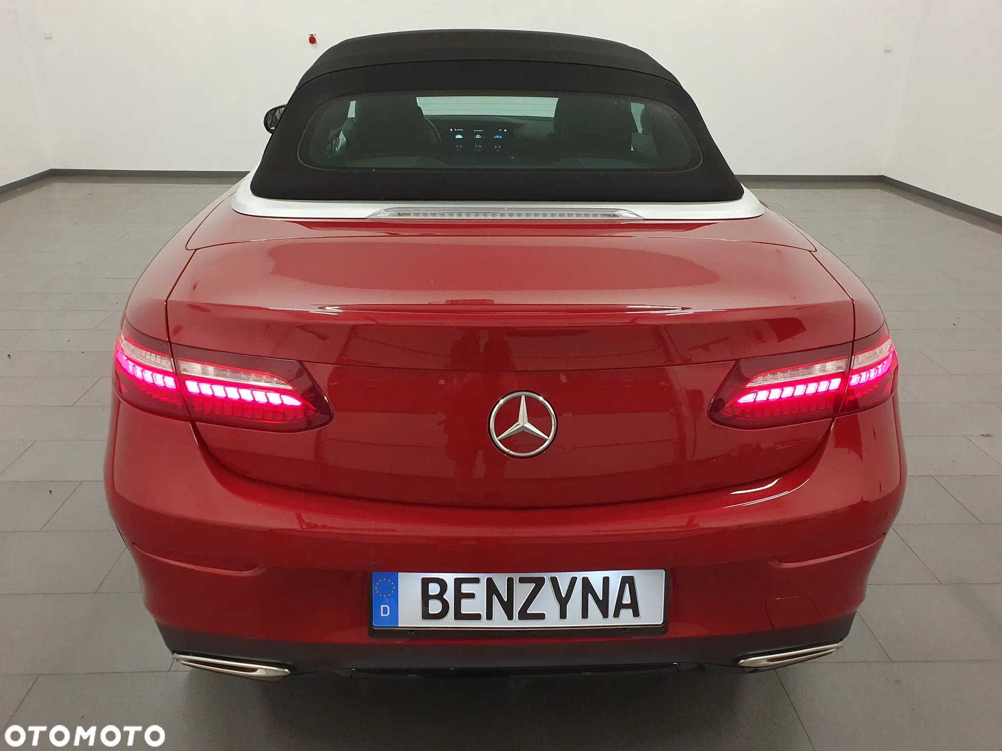 Mercedes-Benz Klasa E 300 Cabrio 9G-TRONIC AMG Line - 36