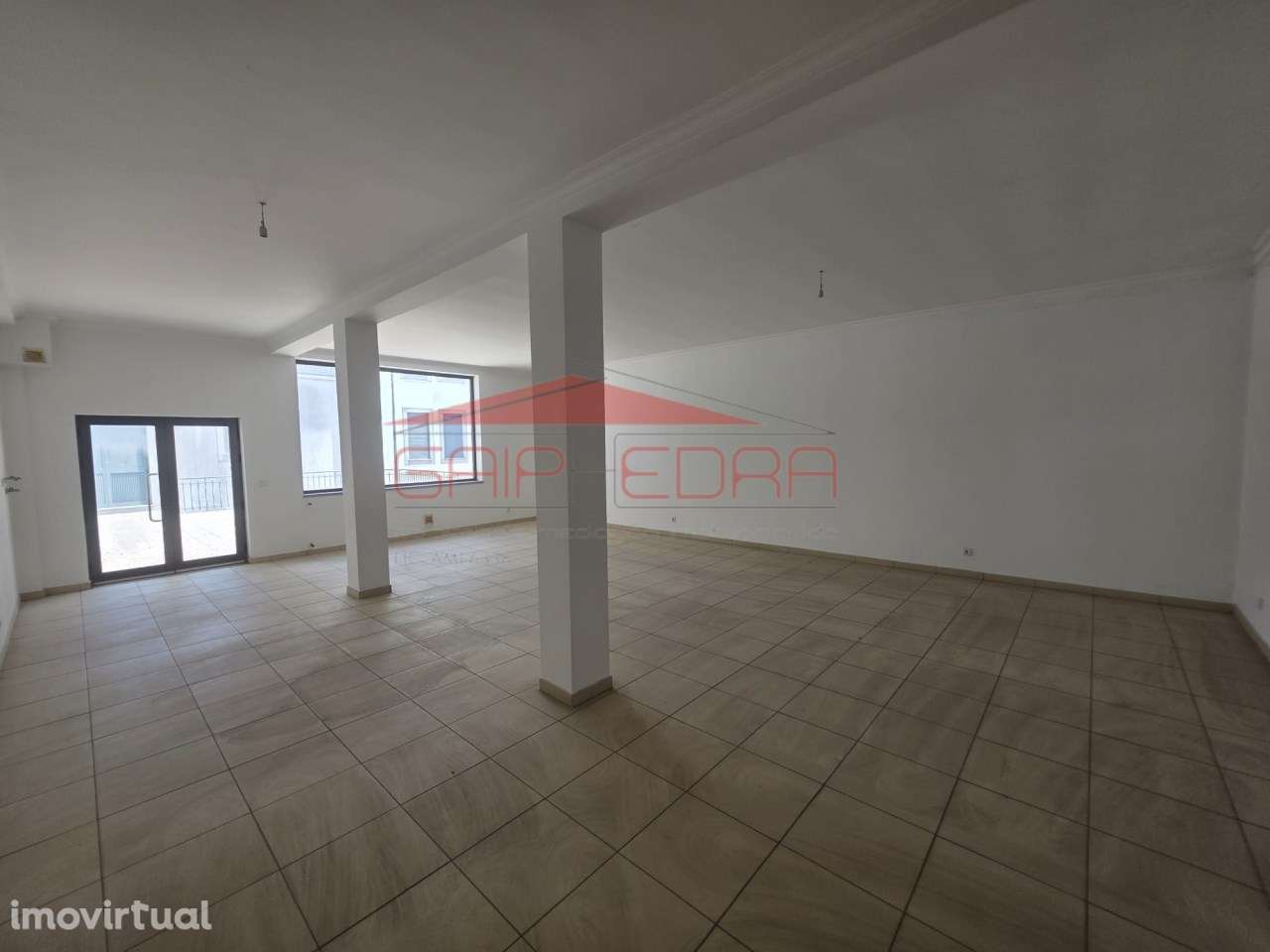 Loja junto estação Guarda ideal apartamento ou comércio - Grande imagem: 5/20