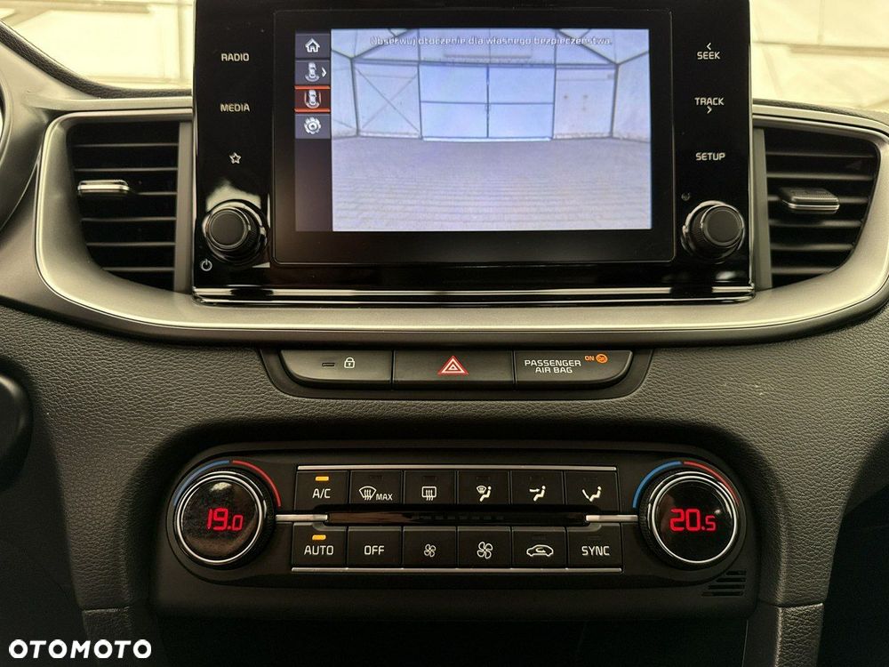 Kia Ceed - 28