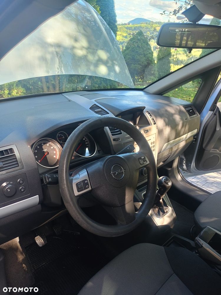 Opel Zafira - 23