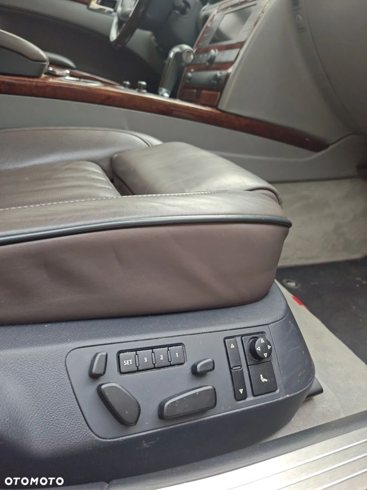 Volkswagen Phaeton 4.2 V8 4Mot (5 os.) - 25