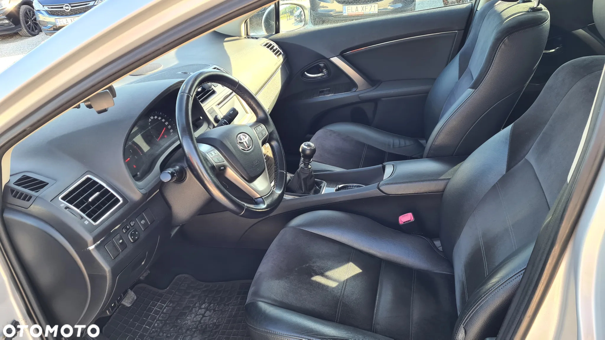Toyota Avensis - 20