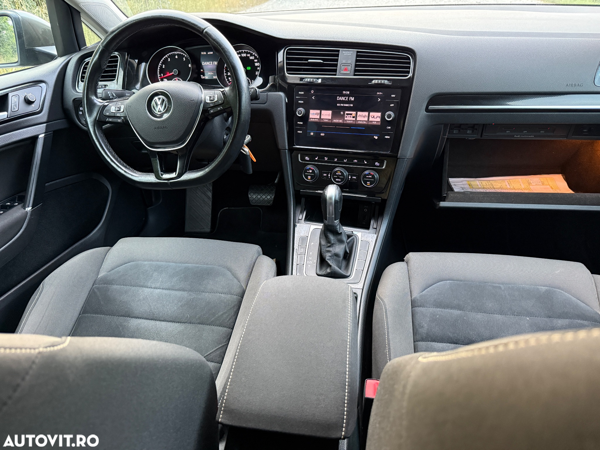 Volkswagen Golf 1.4 TSI BlueMotion Technology DSG Comfortline - 9