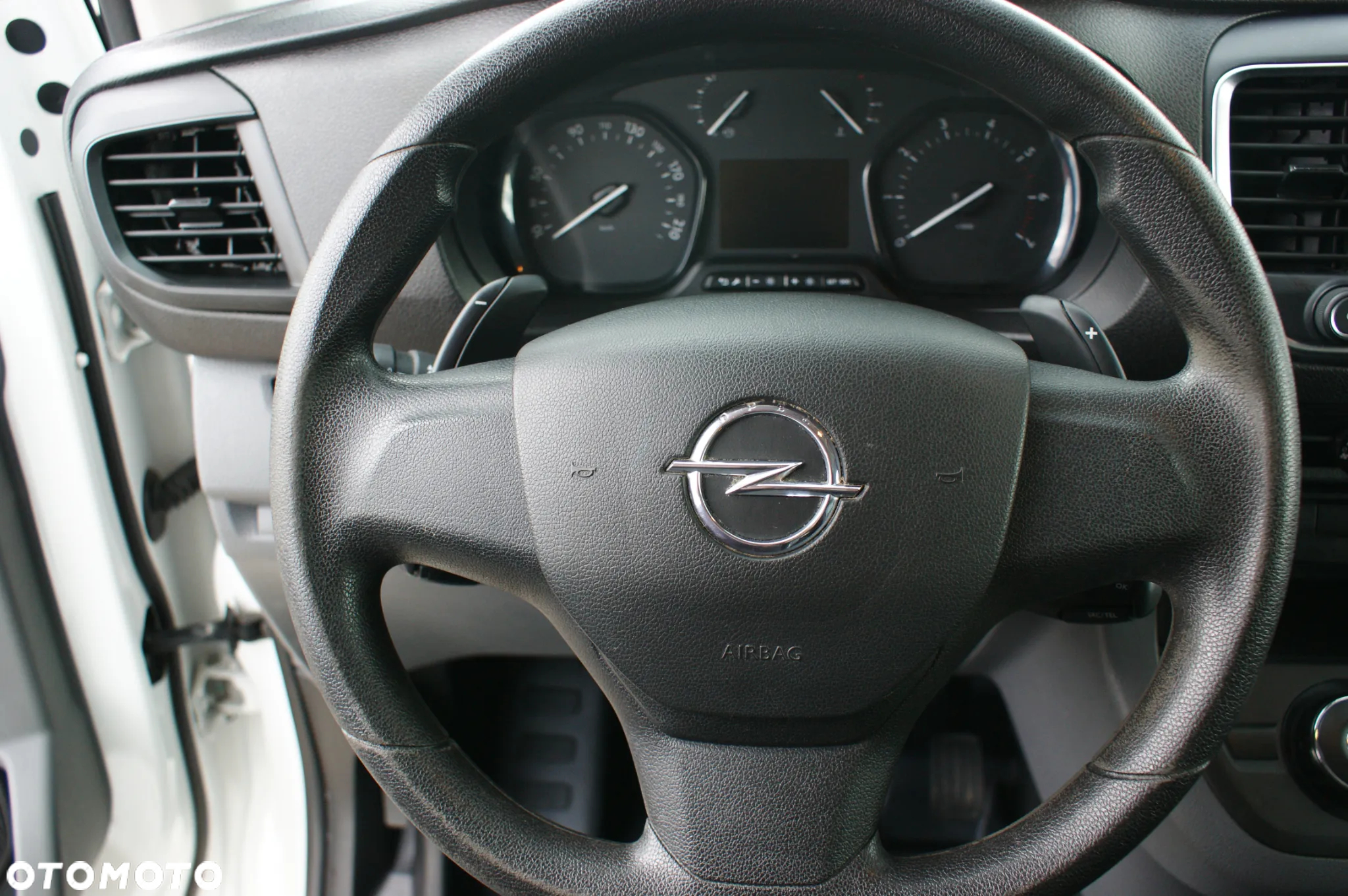 Opel Vivaro - 14