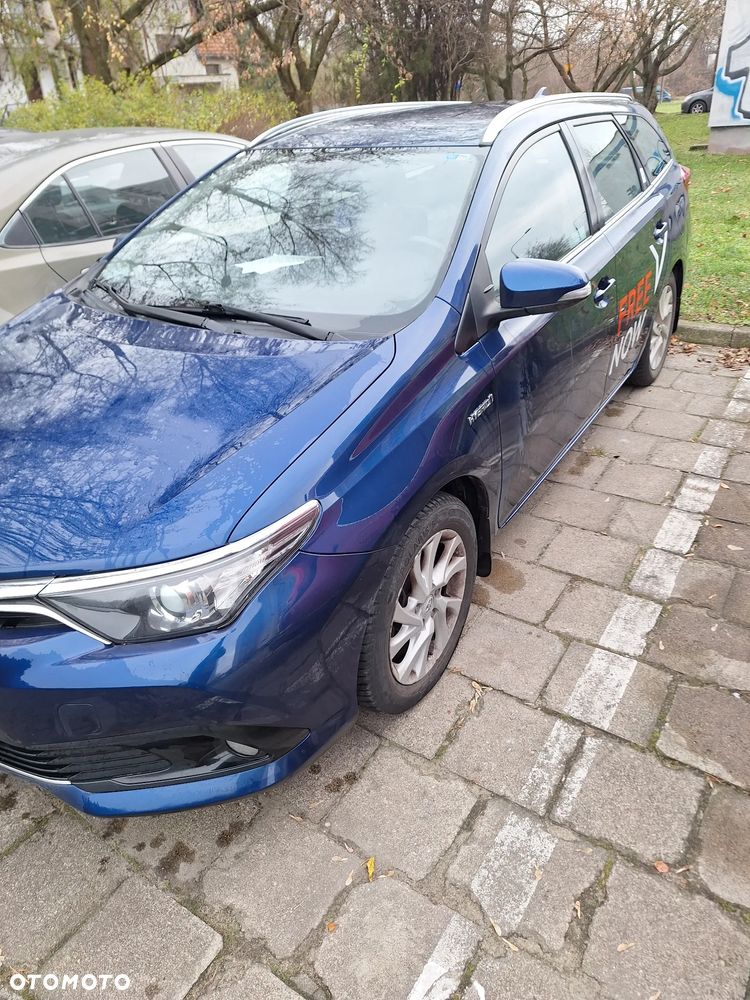 Toyota Auris Hybrid 135 Premium - 1