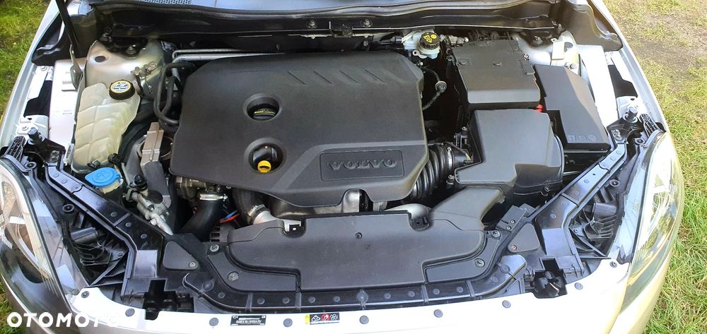 Volvo V40 D2 Momentum - 24