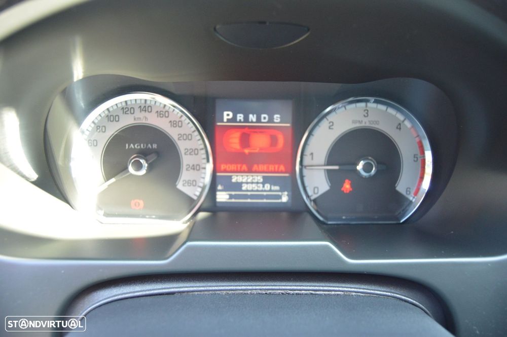 Jaguar XF 3.0 D V6 S Premium Luxury - 35