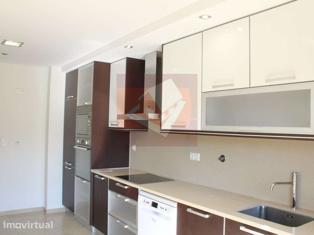 Apartamento T3 com garagem para arrendamento nas Colinas do Cruzeir... - Grande imagem: 4/31