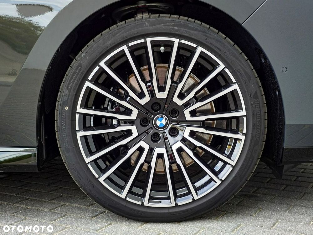BMW Seria 7 - 12