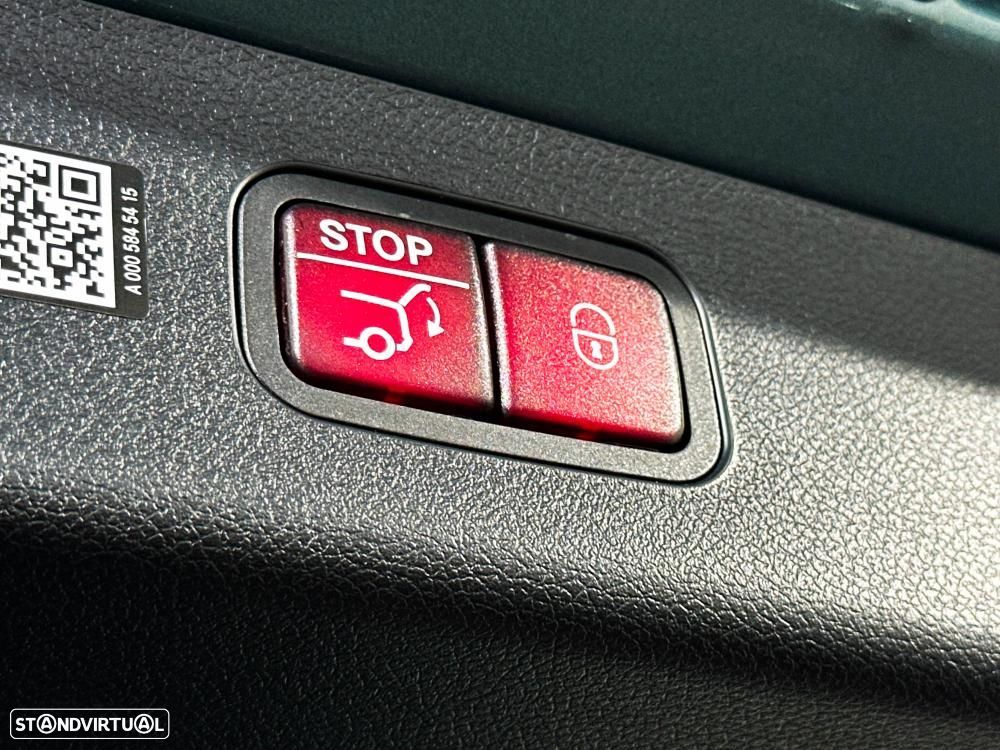 Mercedes-Benz E 300 de 4Matic 9G-TRONIC AMG Line - 12