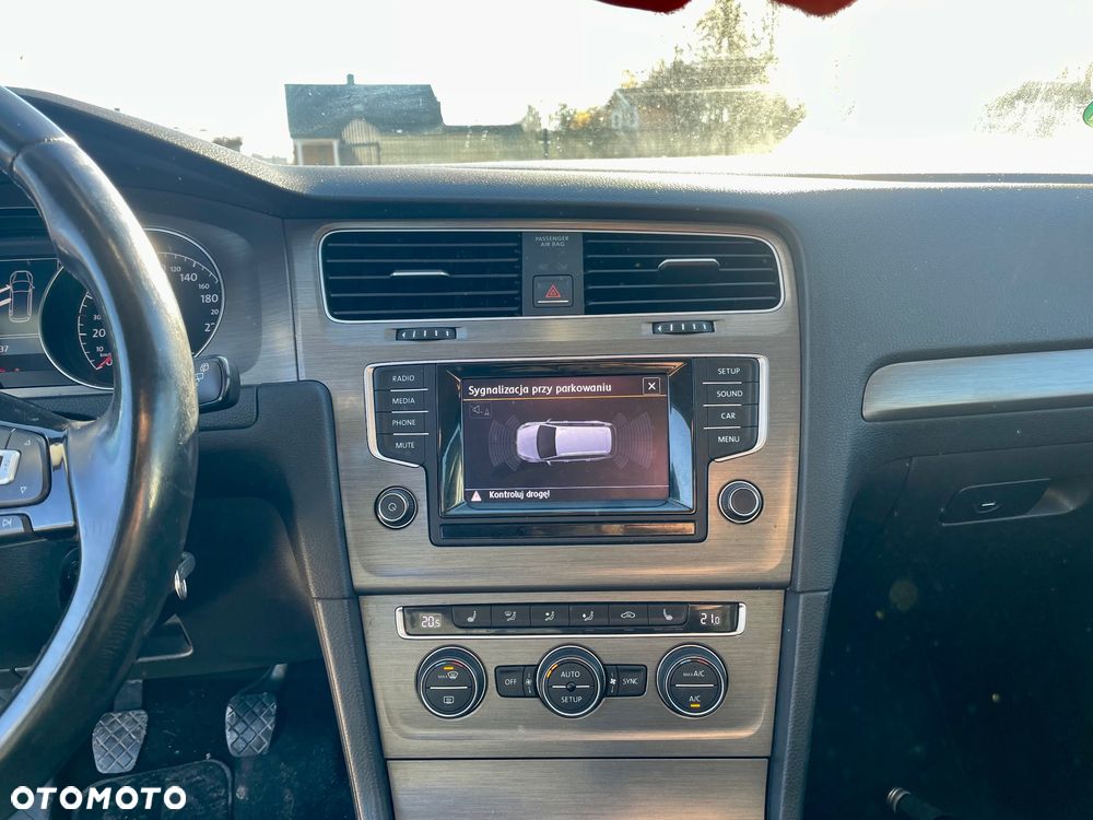 Volkswagen Golf 1.6 TDI BlueMotion Technology Cup - 25