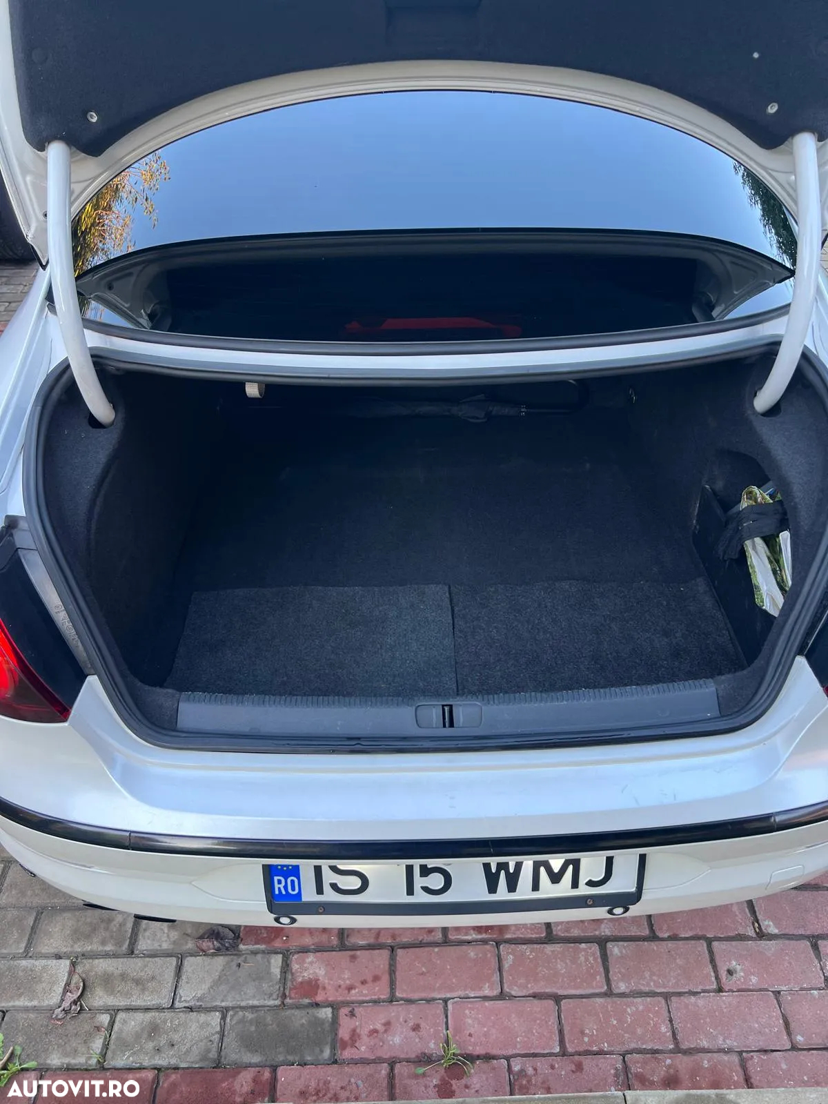 Volkswagen Passat - 20