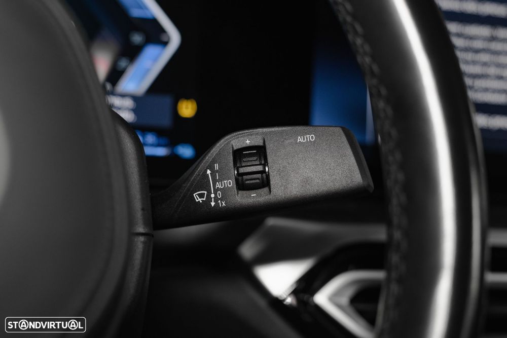 BMW 320 e Pack M Auto - 11