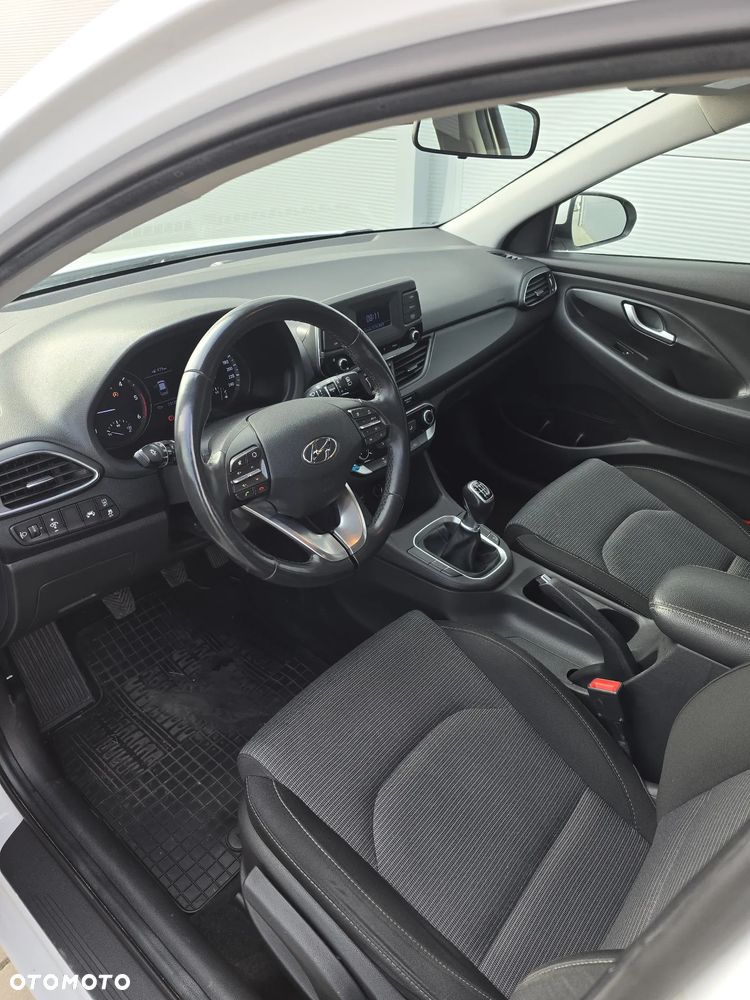 Hyundai i30 1.6 D Comfort - 16