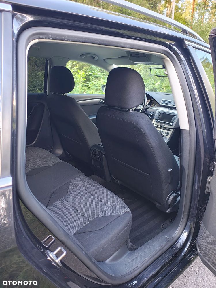 Volkswagen Passat - 33
