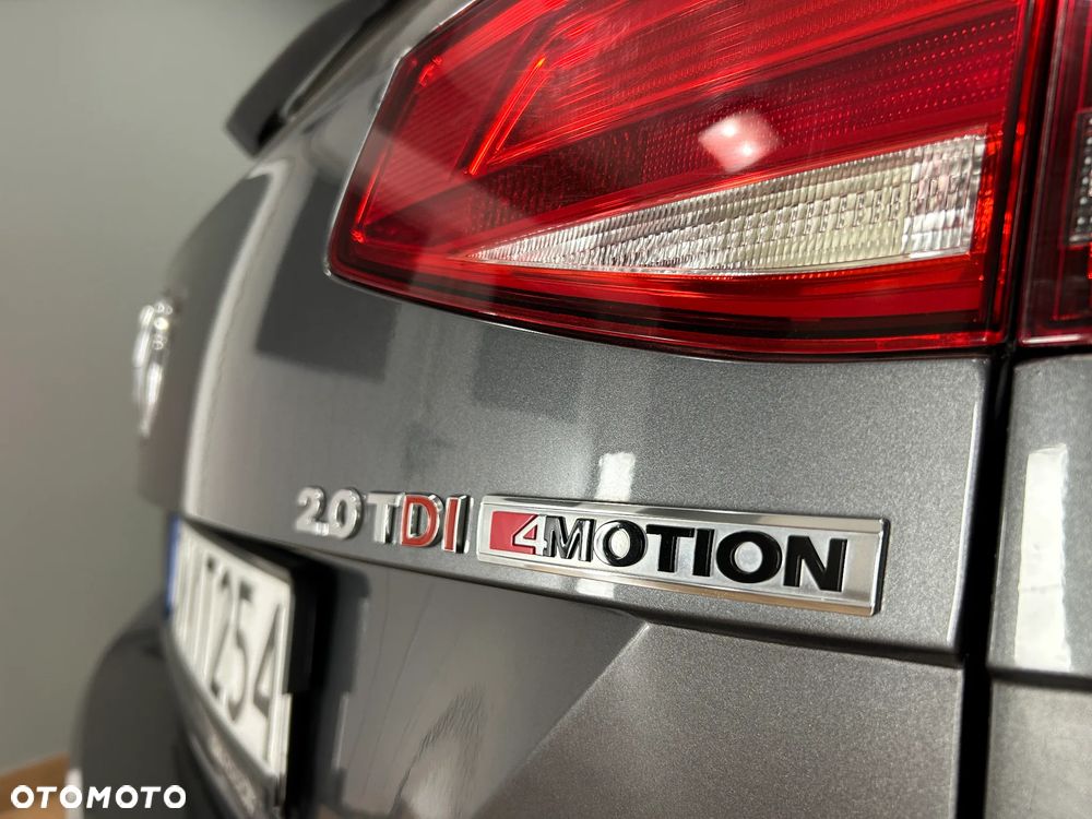 Volkswagen Passat - 12