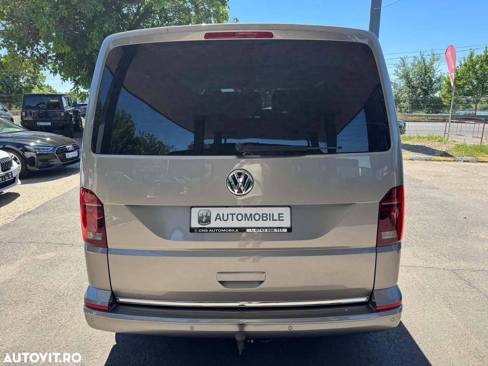 Volkswagen Multivan - 5