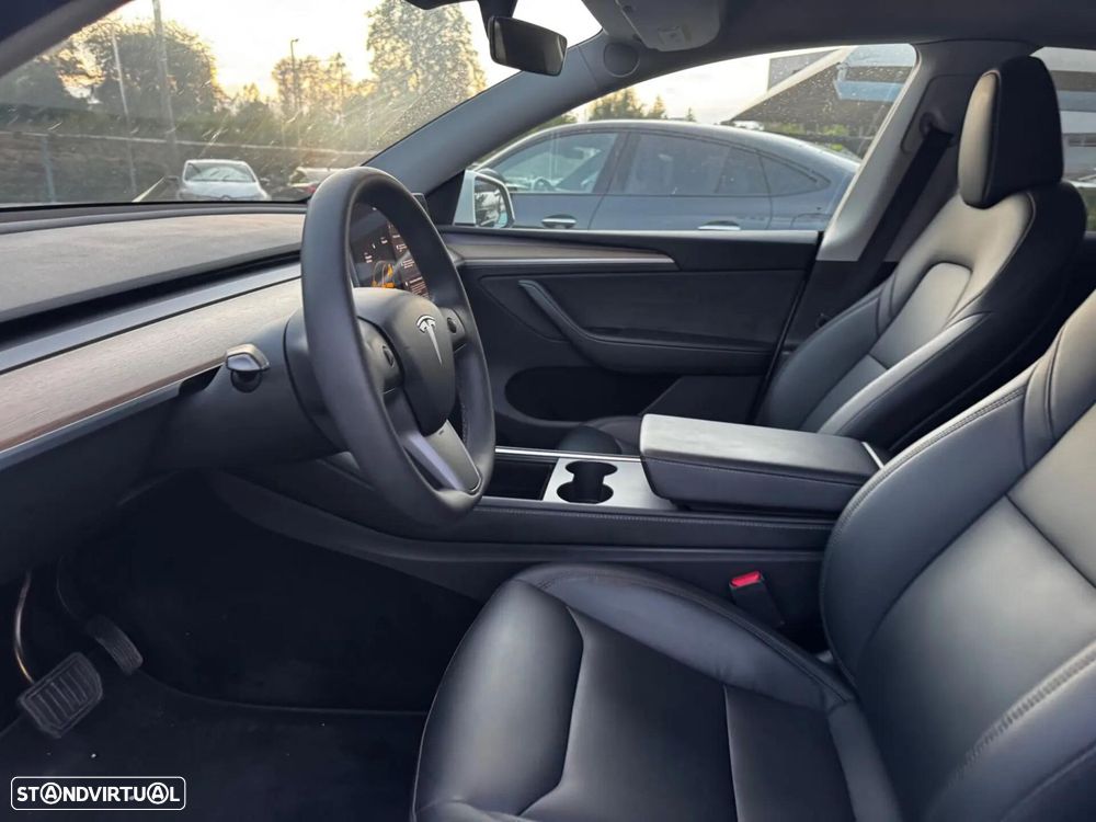 Tesla Model Y Long Range Dual Motor AWD - 22