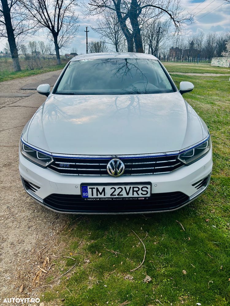 Volkswagen Passat - 2