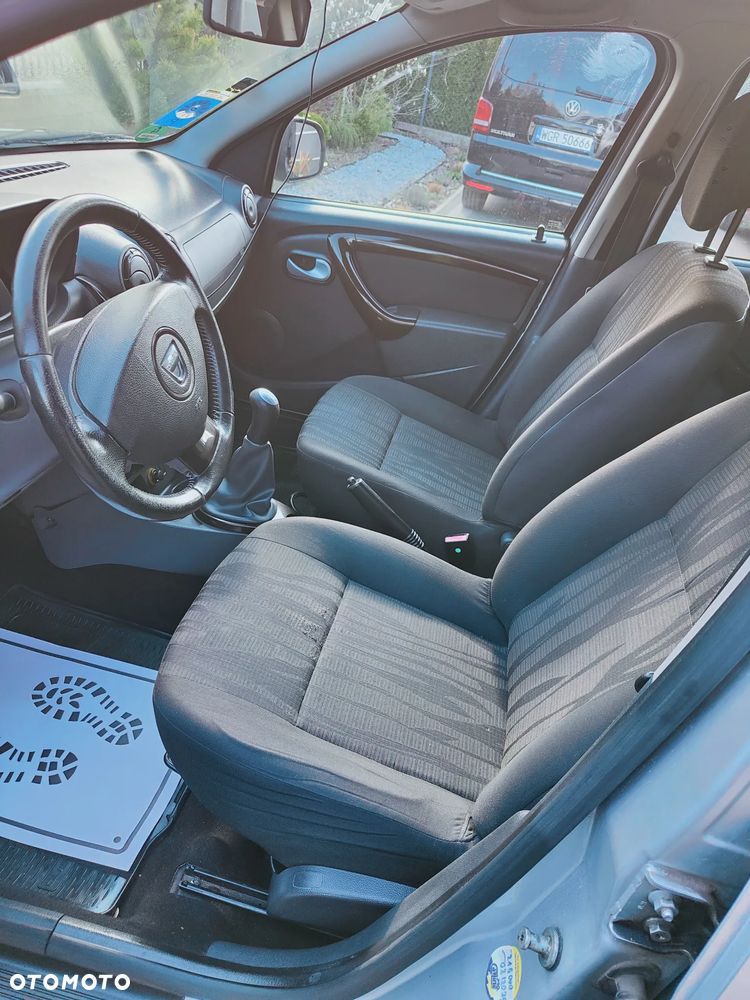 Dacia Duster 1.6 16V 4x2 Laureate - 8