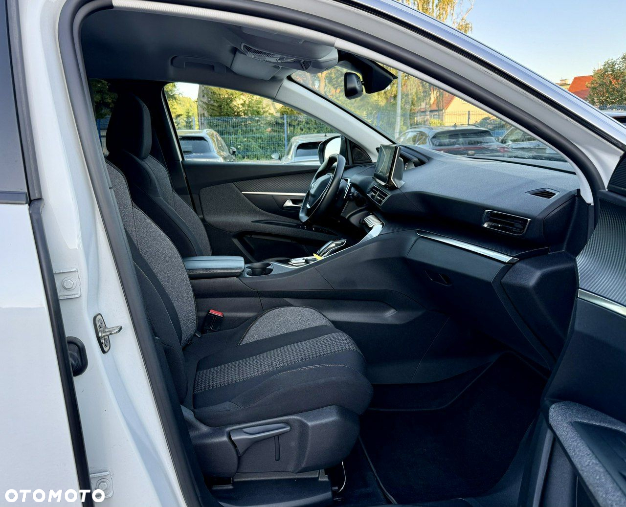 Peugeot 3008 1.5 BlueHDi Allure Pack S&S EAT8 - 13