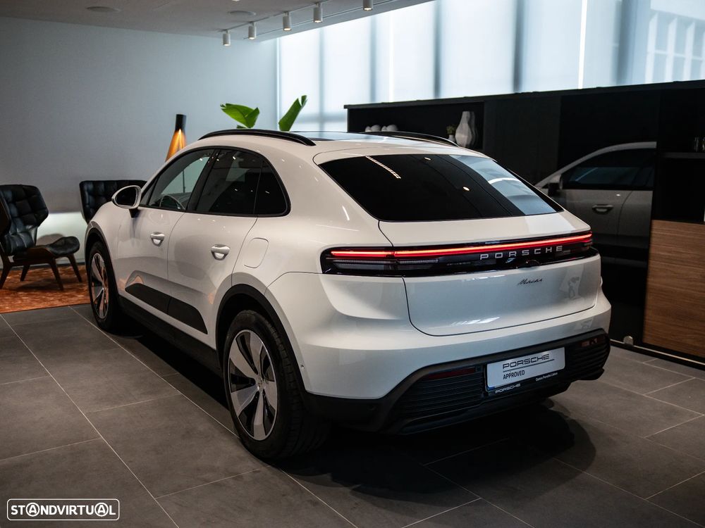 Porsche Macan Electric - 10