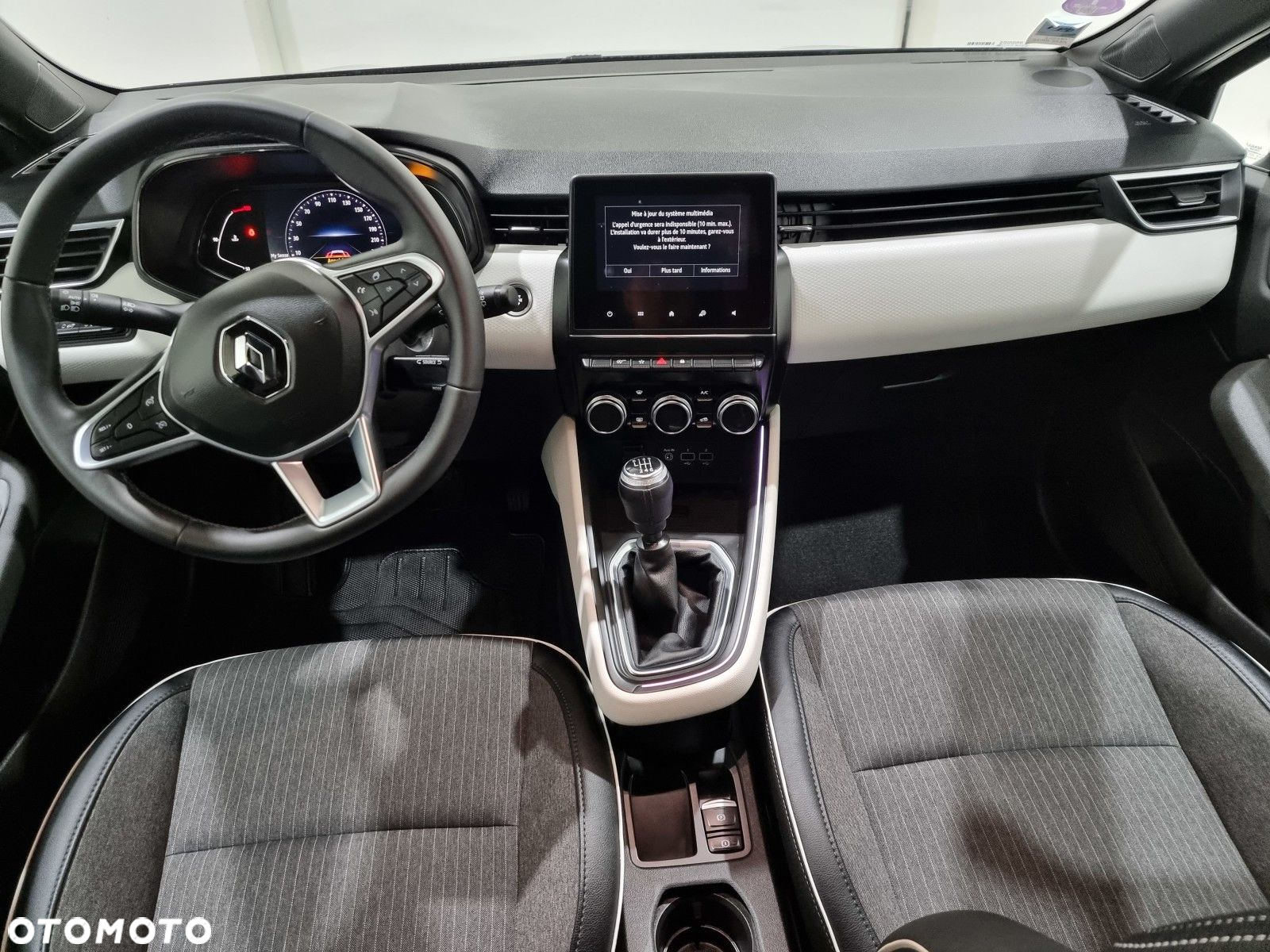 Renault Clio - 16