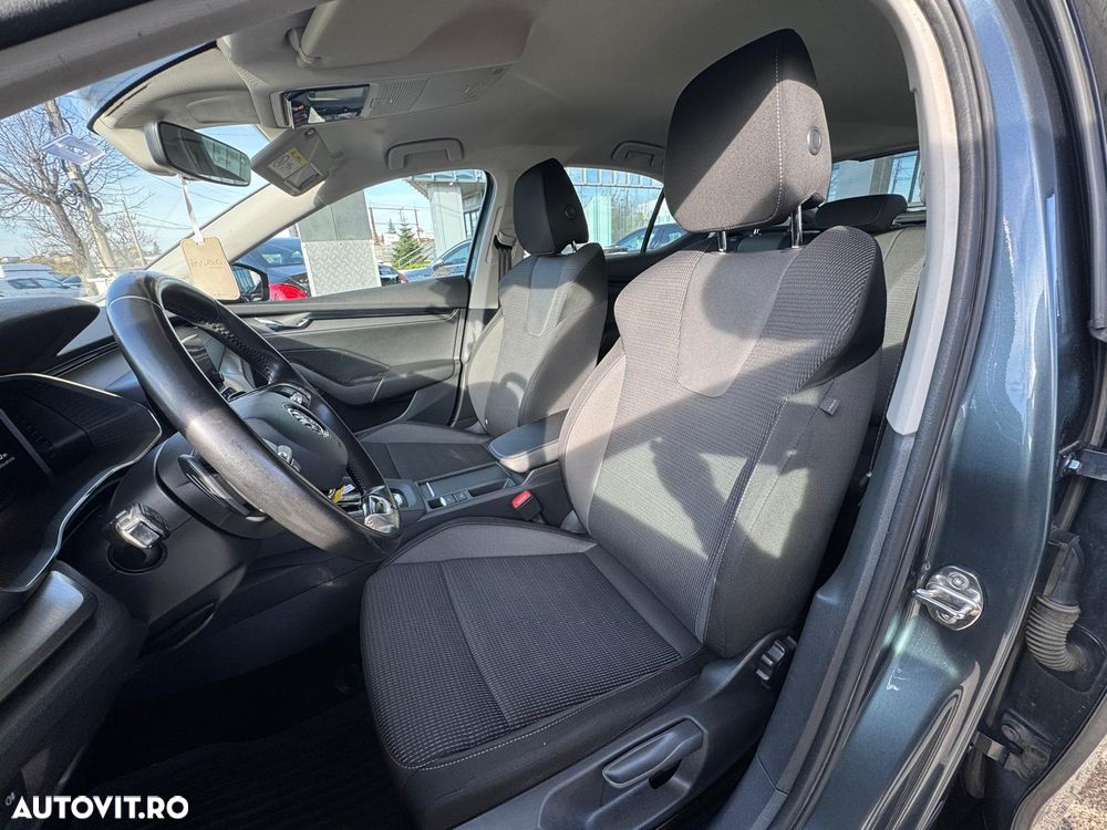 Skoda Octavia 2.0 TDI DSG Style - 4