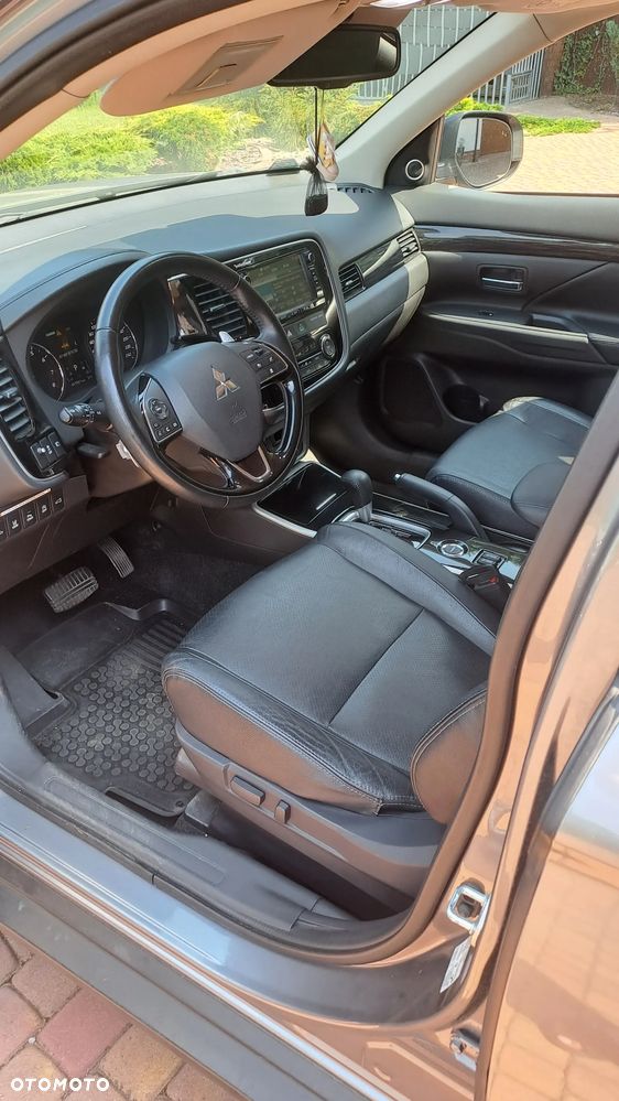 Mitsubishi Outlander 2.0 Instyle Navi 4WD CVT - 5