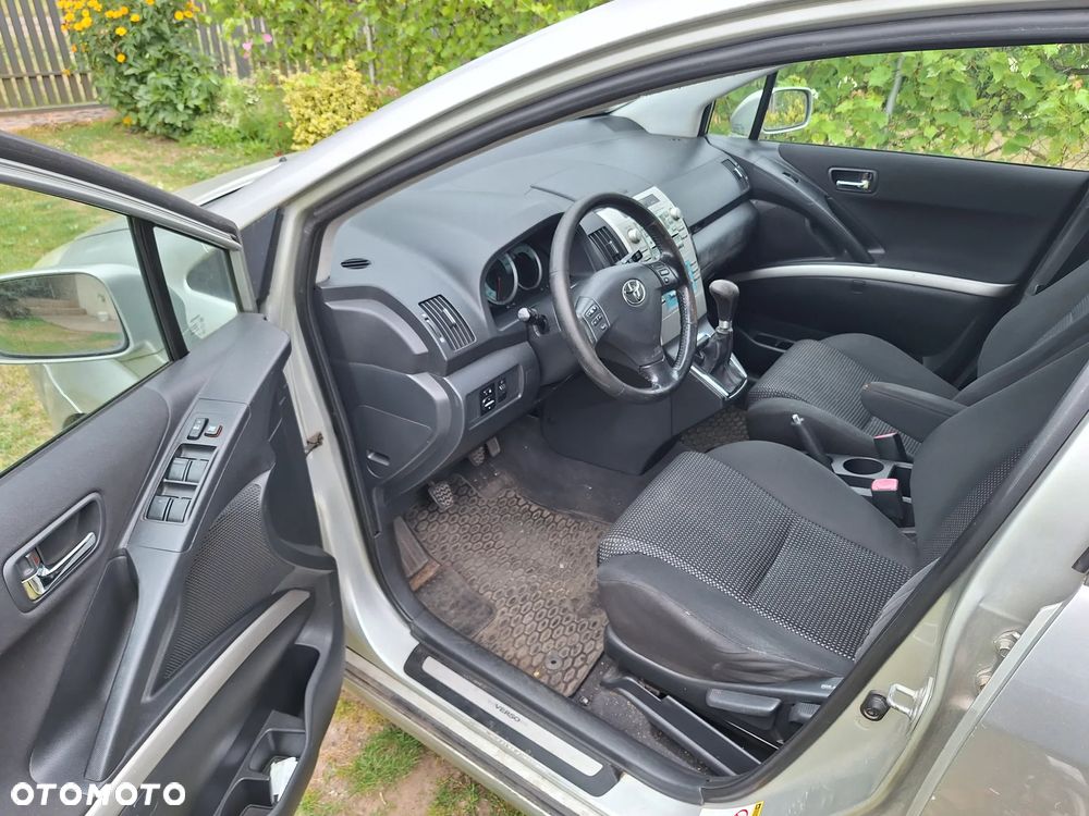 Toyota Corolla Verso - 12