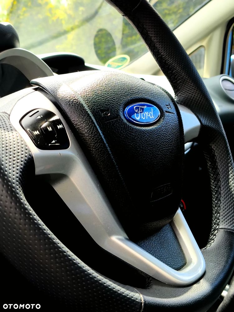 Ford Fiesta - 22