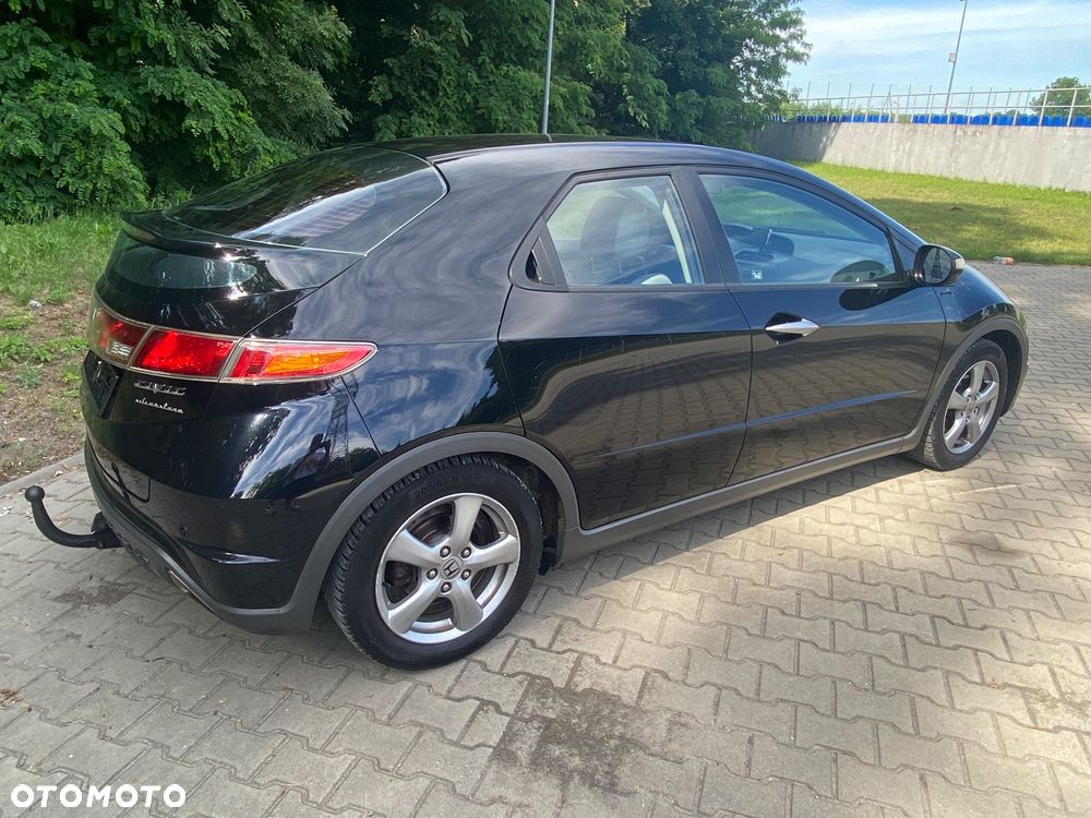 Honda Civic 1.8 Comfort - 21